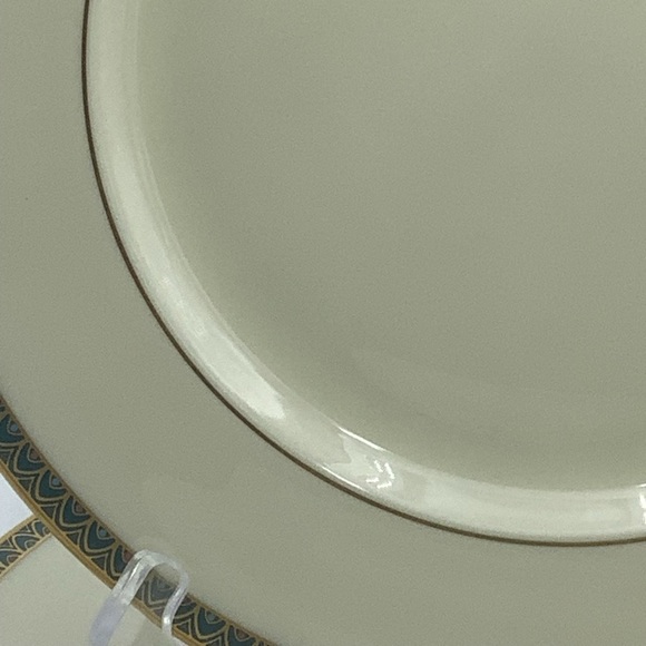 Two Vintage Lenox Patriot Dinner Plates - Picture 6 of 11